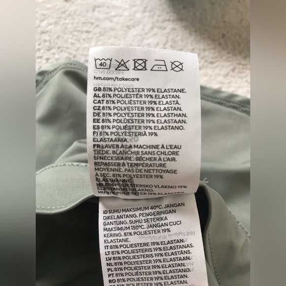 H&M UPF 50+ swim material stretch hat for 18-24 months 2T like new, no flaws - Picture 3 of 5